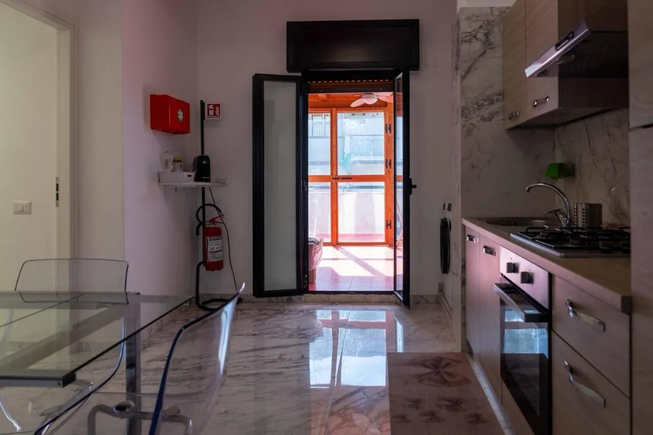 B&B De Rossi185 Bari 0*,